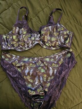 Savage X Fenty Purple Butterfly Lace Underwire Bra & Brief Set